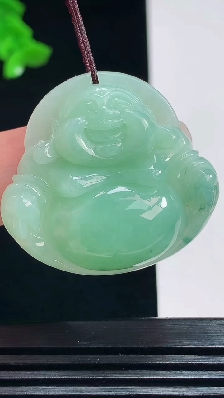 天然A货翡翠飘花佛公吊坠，尺寸32-34.5-8.8 重量:12.55g  h172
7月20日
