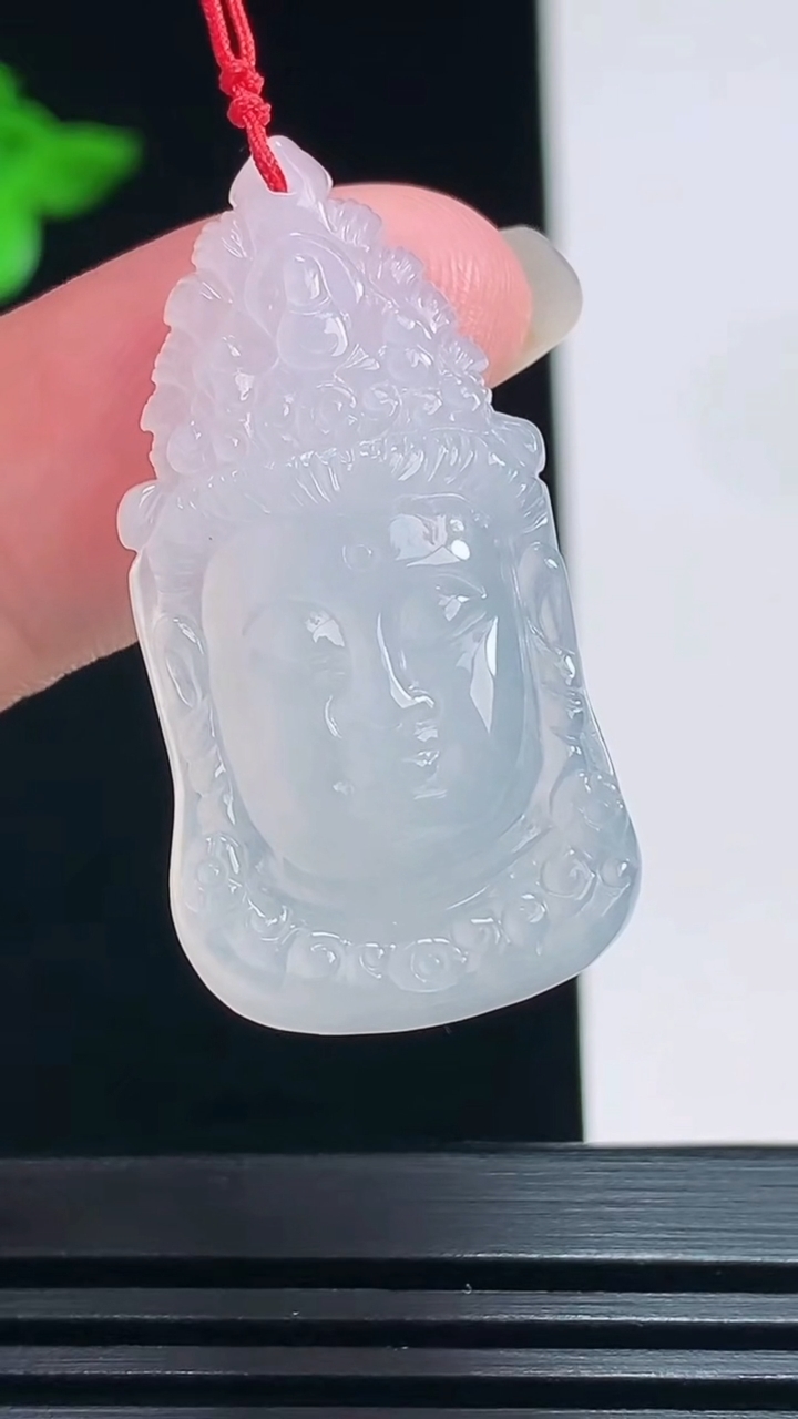 天然A货翡翠观音菩萨吊坠，尺寸35-17-5.2 重量:5.61g
7月21日
