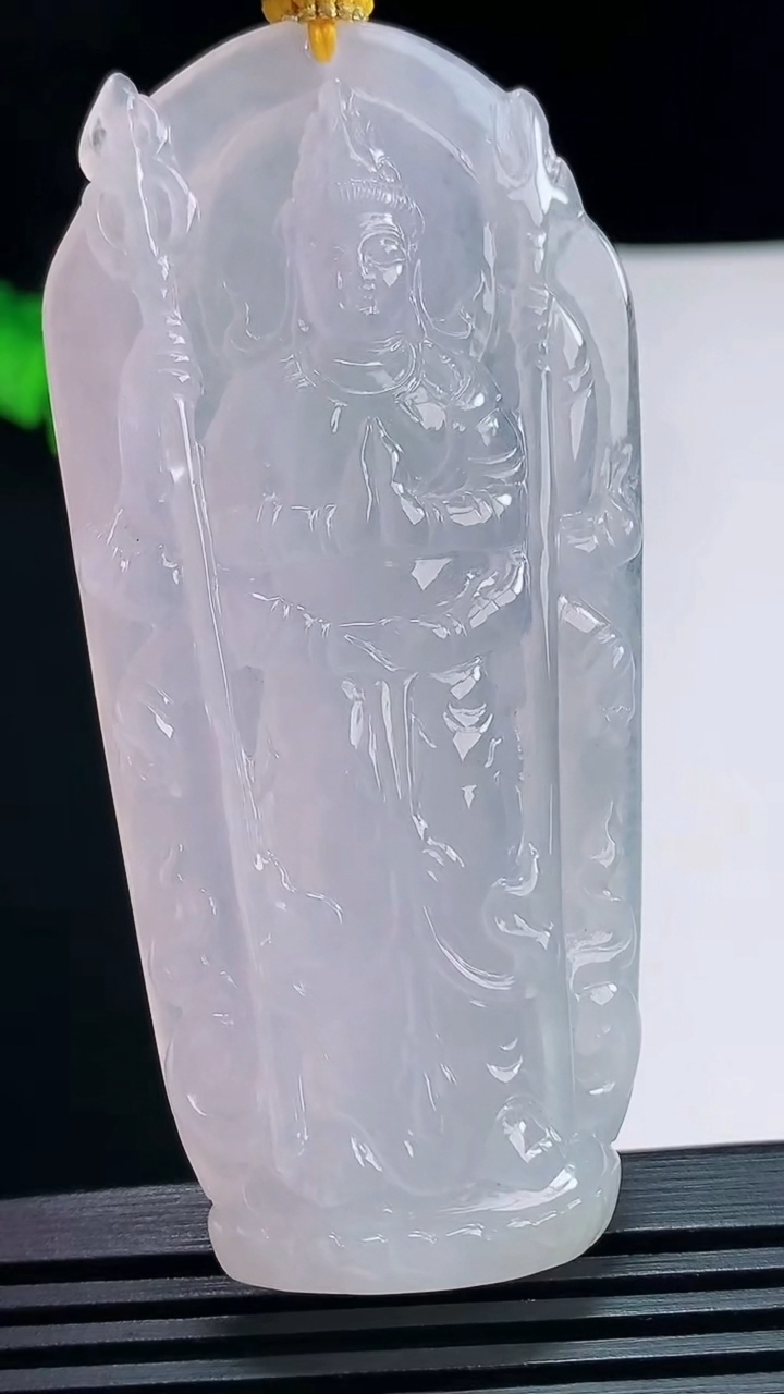 天然A货翡翠紫罗兰千手观音菩萨吊坠，尺寸72-34-10 重量:46.27g
7月21日