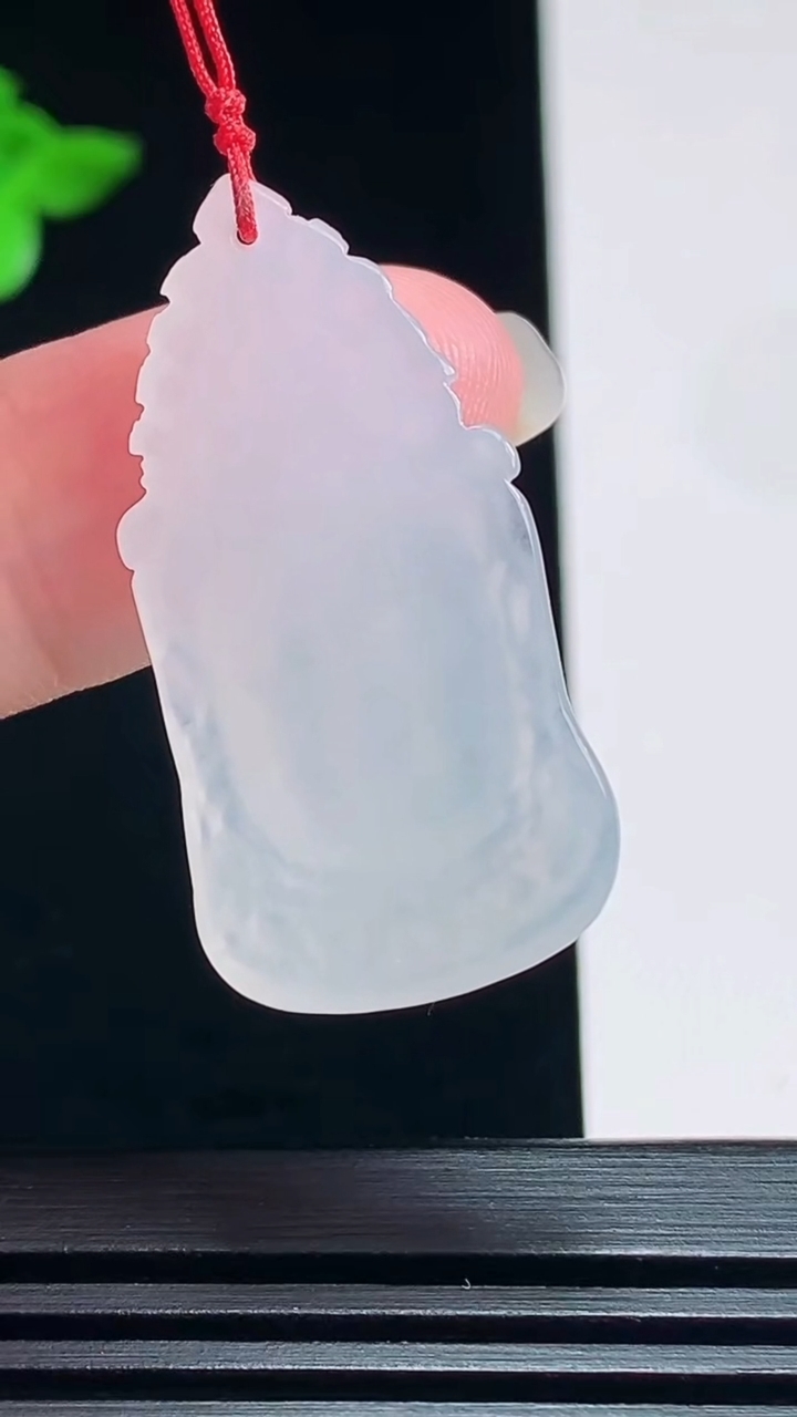 天然A货翡翠观音菩萨吊坠，尺寸35-17-5.2 重量:5.61g
7月21日