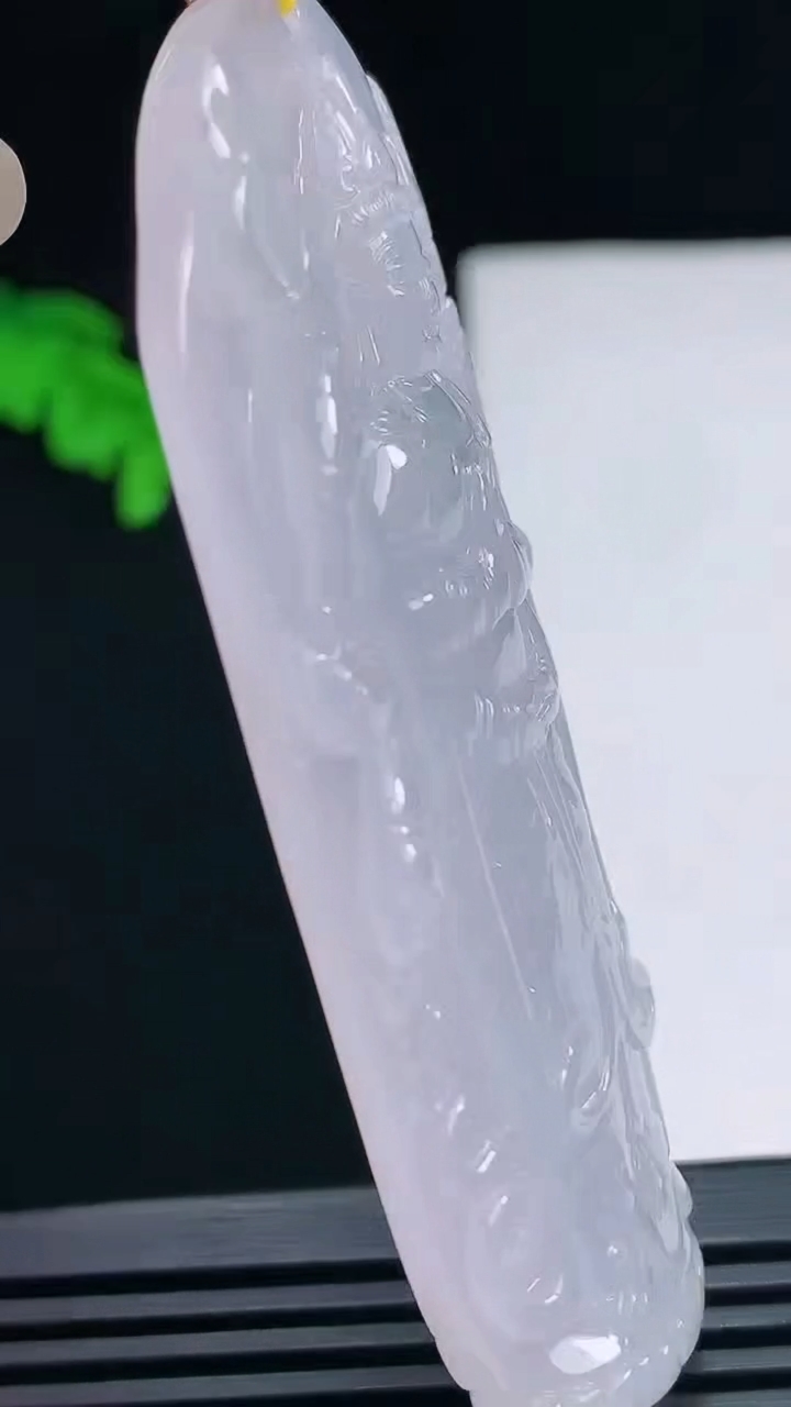 天然A货翡翠紫罗兰千手观音菩萨吊坠，尺寸72-34-10 重量:46.27g
7月21日