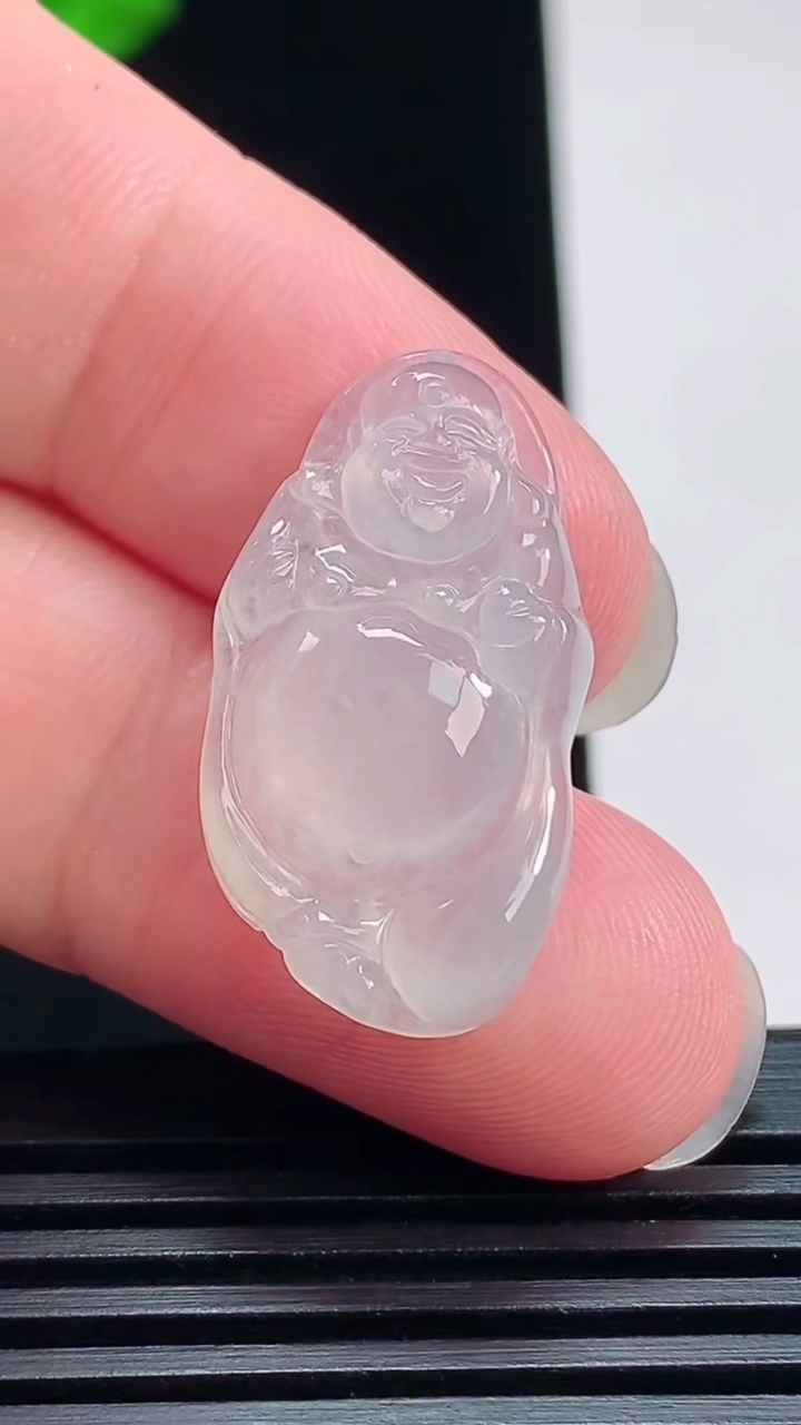 天然A货翡翠布袋佛吊坠，尺寸27.6-15-5 重量:3.77g
7月22日