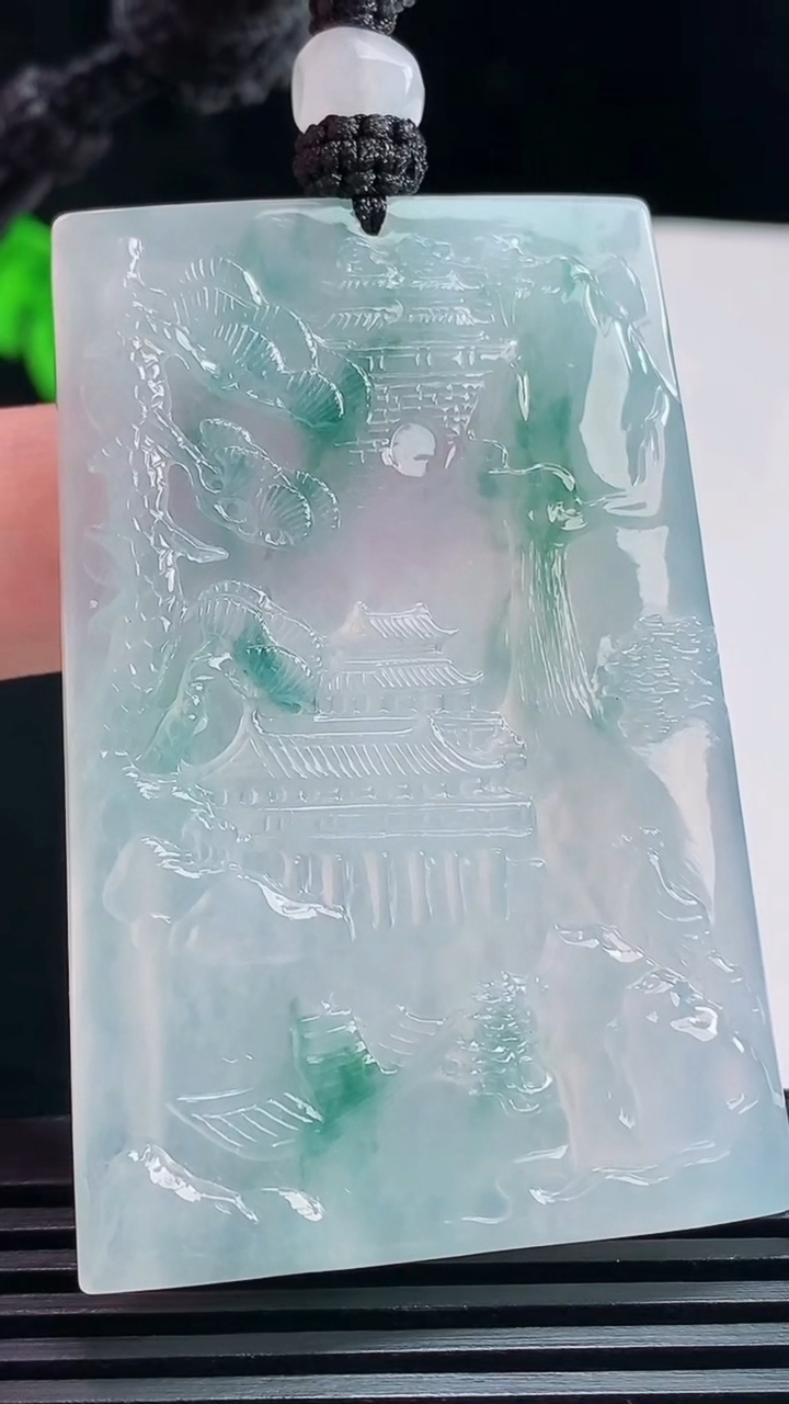 天然A货翡翠种飘花山水牌吊坠，尺寸57-38-6 重量:40.48g
7月22日
