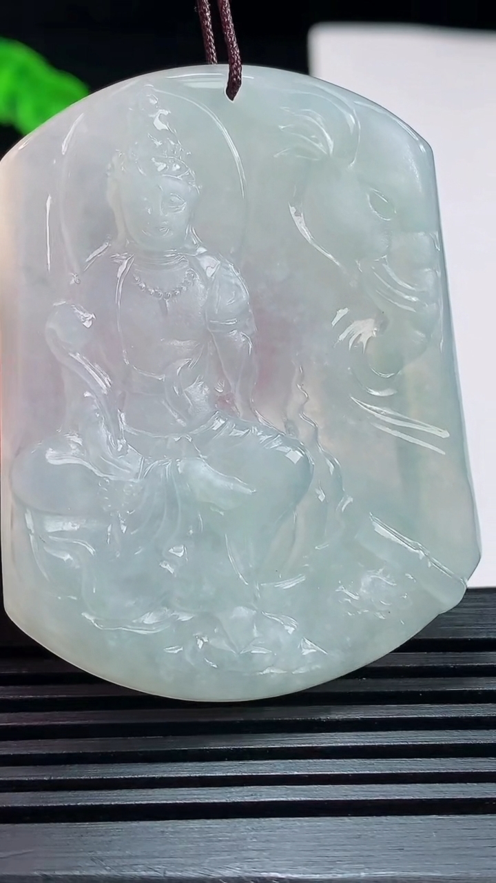 天然A货翡翠普贤菩萨吊坠，尺寸53.5-42-4.5 重量:24.23g
7月23日