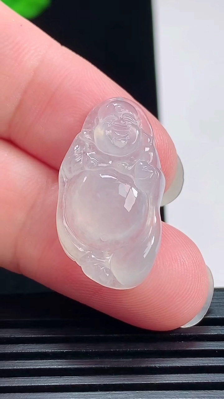 天然A货翡翠布袋佛吊坠，尺寸27.6-15-5 重量:3.77g
7月22日