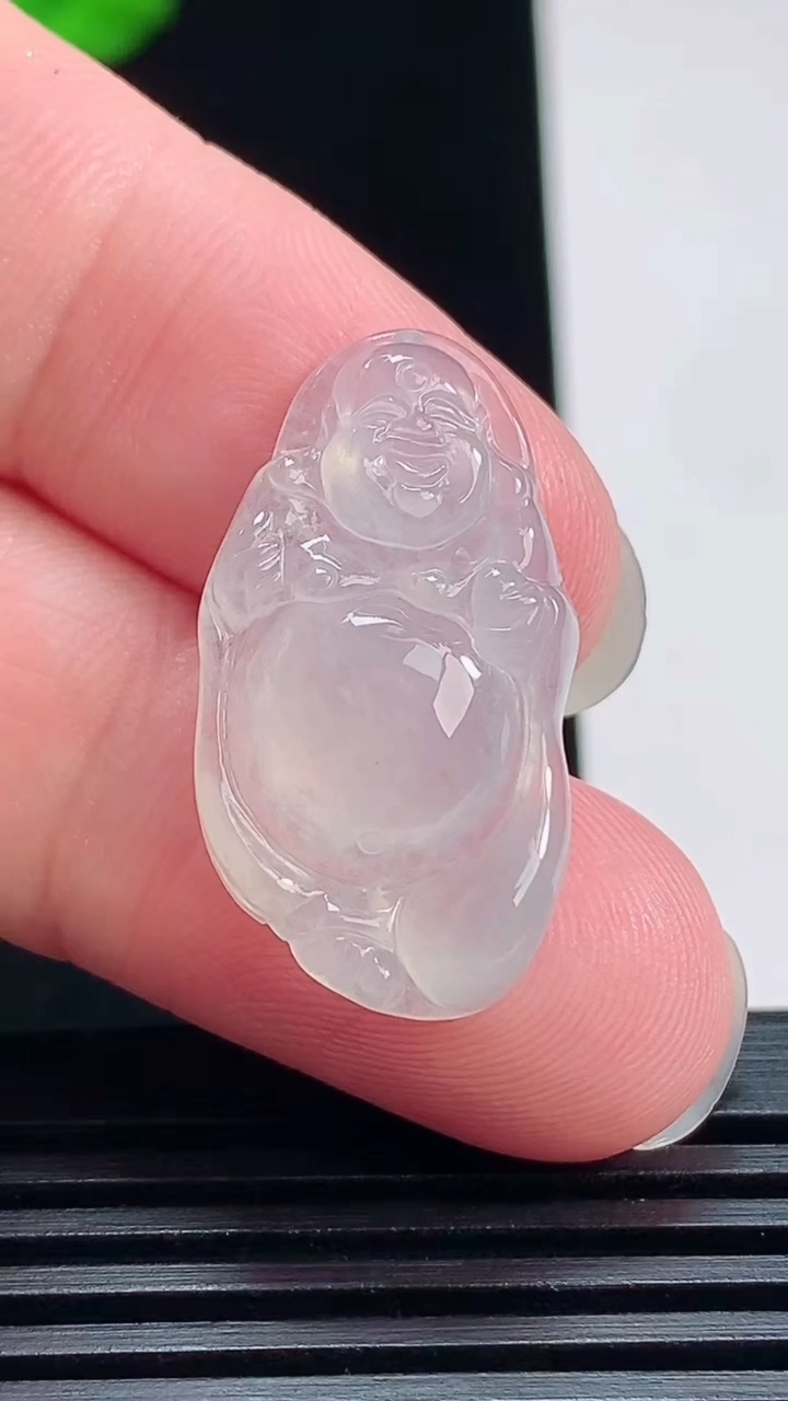 天然A货翡翠布袋佛吊坠，尺寸27.6-15-5 重量:3.77g
7月22日