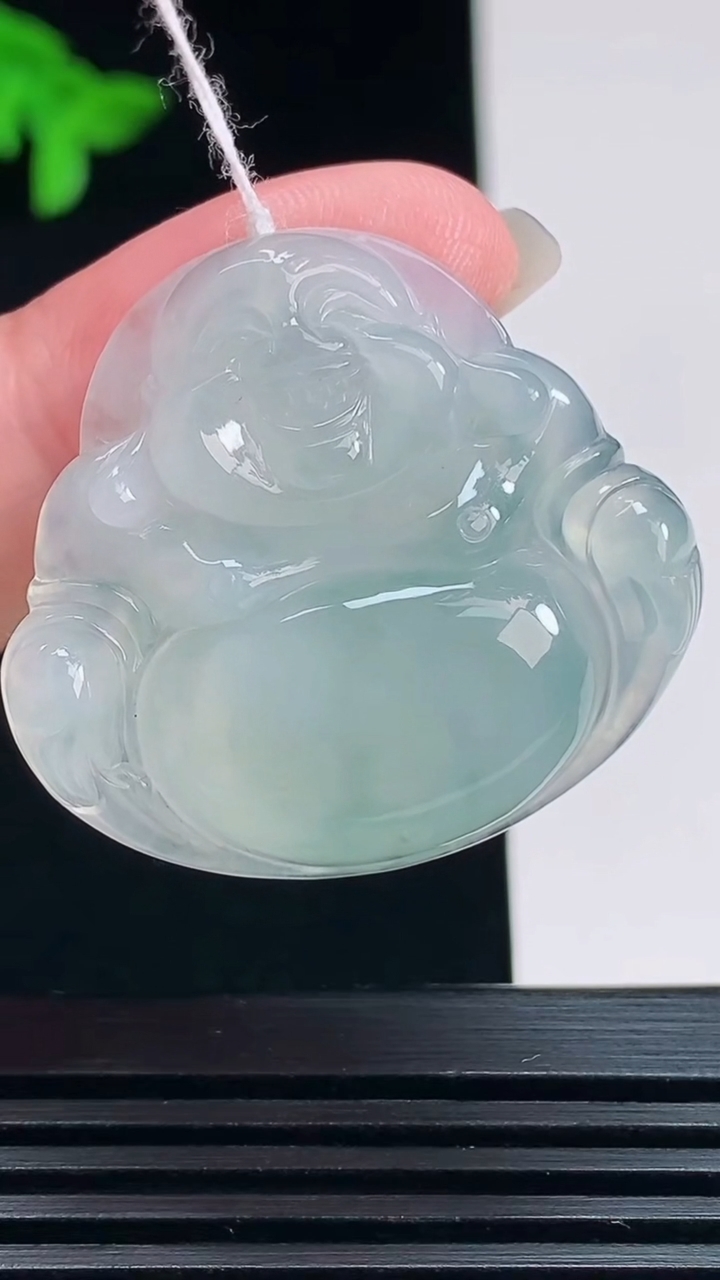 天然A货翡翠冰种飘花佛公吊坠，尺寸30.5-33-6.5 重量:10.00g
7月23日