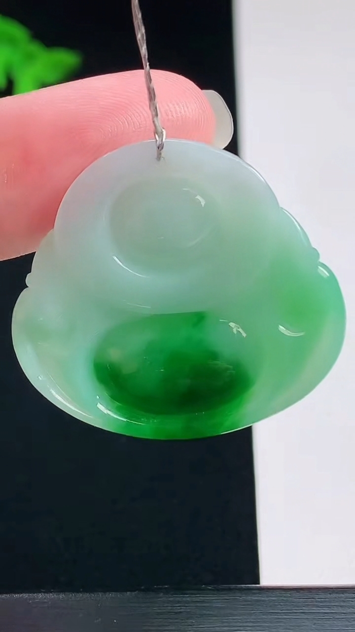 天然A货翡翠佛公吊坠，尺寸30-32-6 重量:9.00g
7月23日