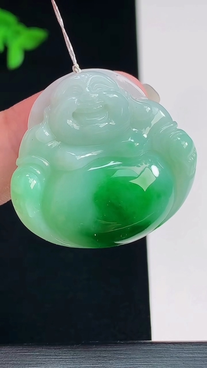 天然A货翡翠佛公吊坠，尺寸30-32-6 重量:9.00g
7月23日