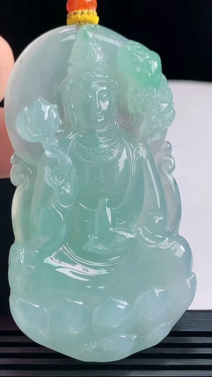 天然A货翡翠祥龙大势至菩萨吊坠，尺寸70-39-9.6 重量:56.40g
7月23日