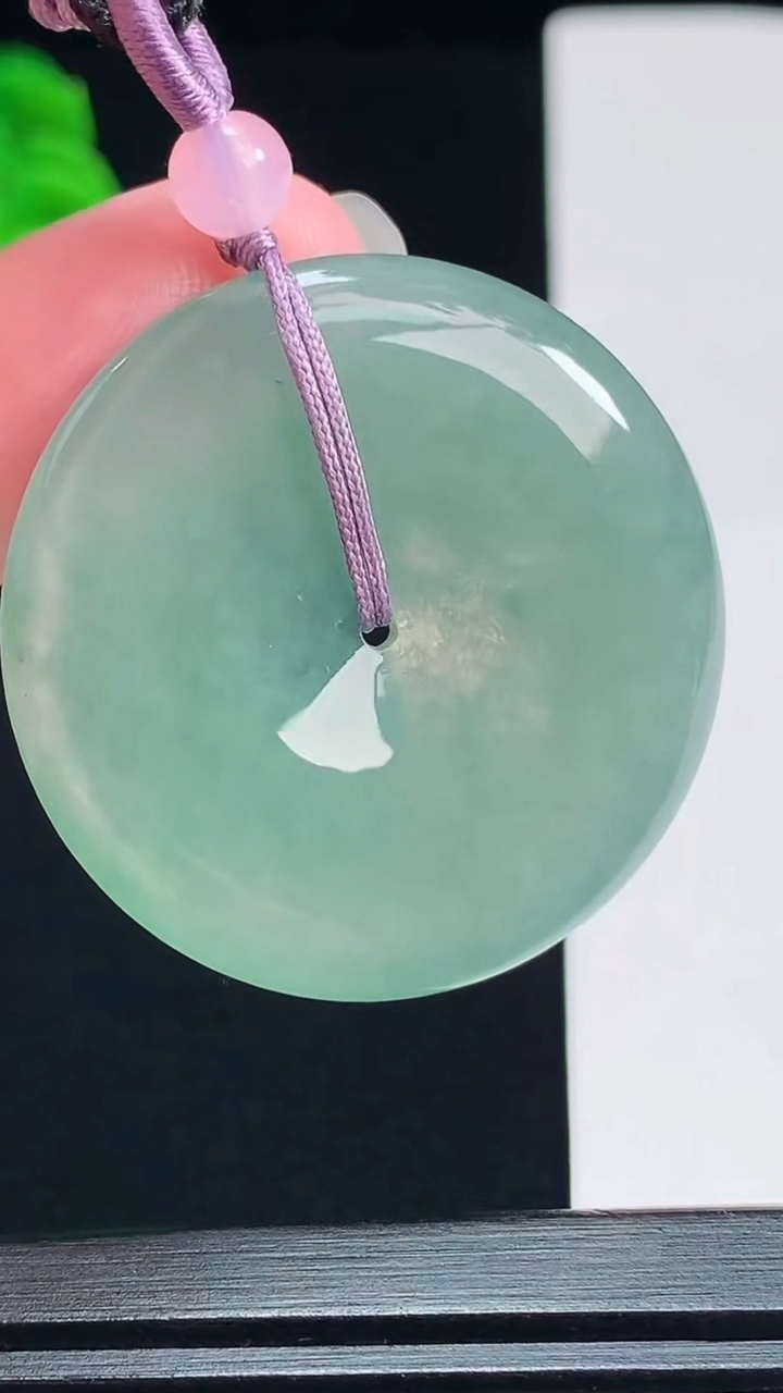 天然A货翡翠平安扣吊坠，尺寸35-5.5 重量:16.41g
7月23日