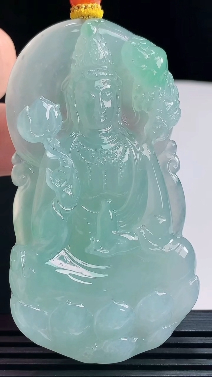 天然A货翡翠祥龙大势至菩萨吊坠，尺寸70-39-9.6 重量:56.40g
7月23日