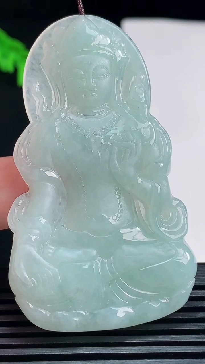 天然A货翡翠度母菩萨吊坠，尺寸63.6-37.6-5 重量:23.21g
7月23日