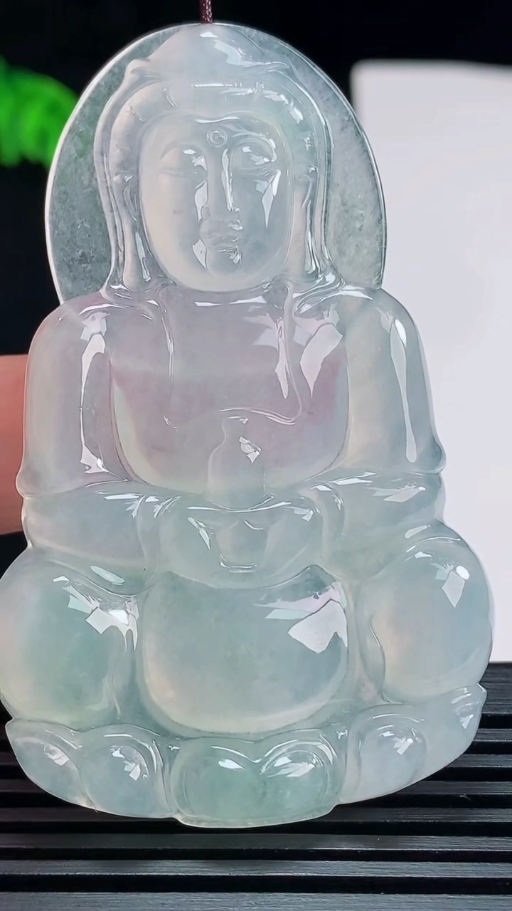天然A货翡翠正装观音吊坠，尺寸66-41-5.5 重量:24.61g
7月23日