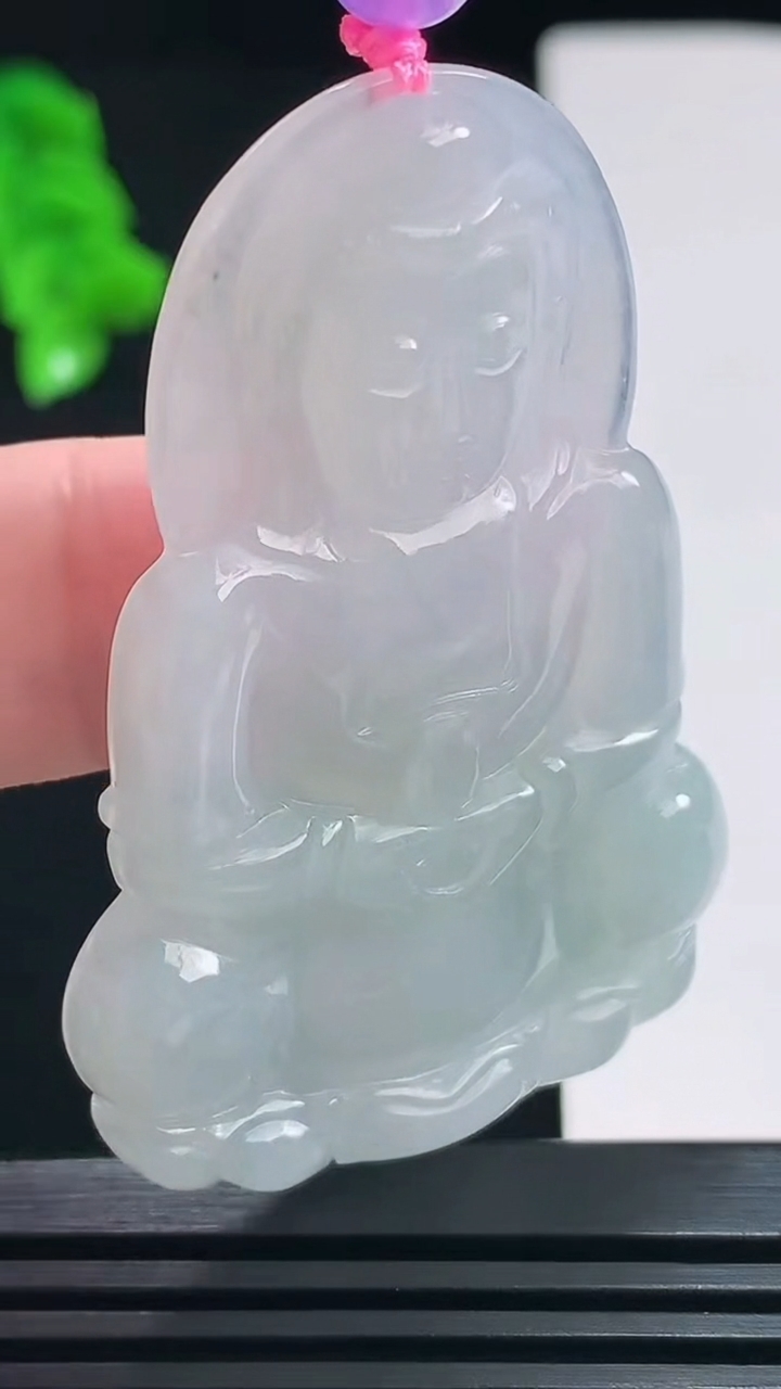 天然A货翡翠飘花正装观音吊坠，尺寸54.6-36-5.2 重量:18.19g
7月23日