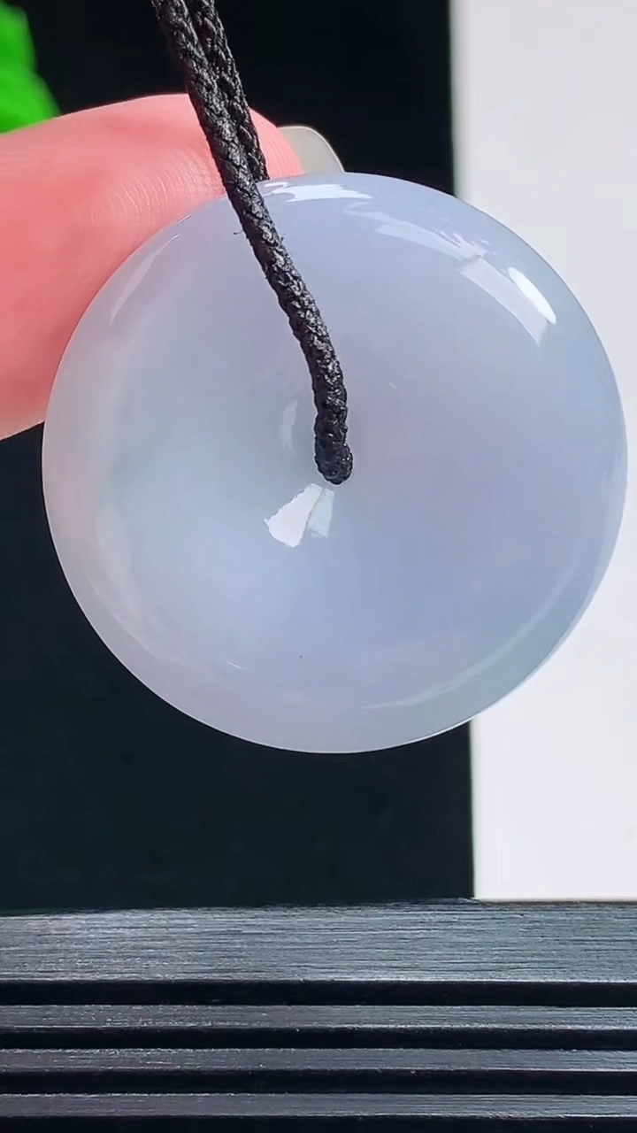 天然A货翡翠紫罗兰平安扣吊坠，尺寸29.5-6 重量:11.16g
7月23日
