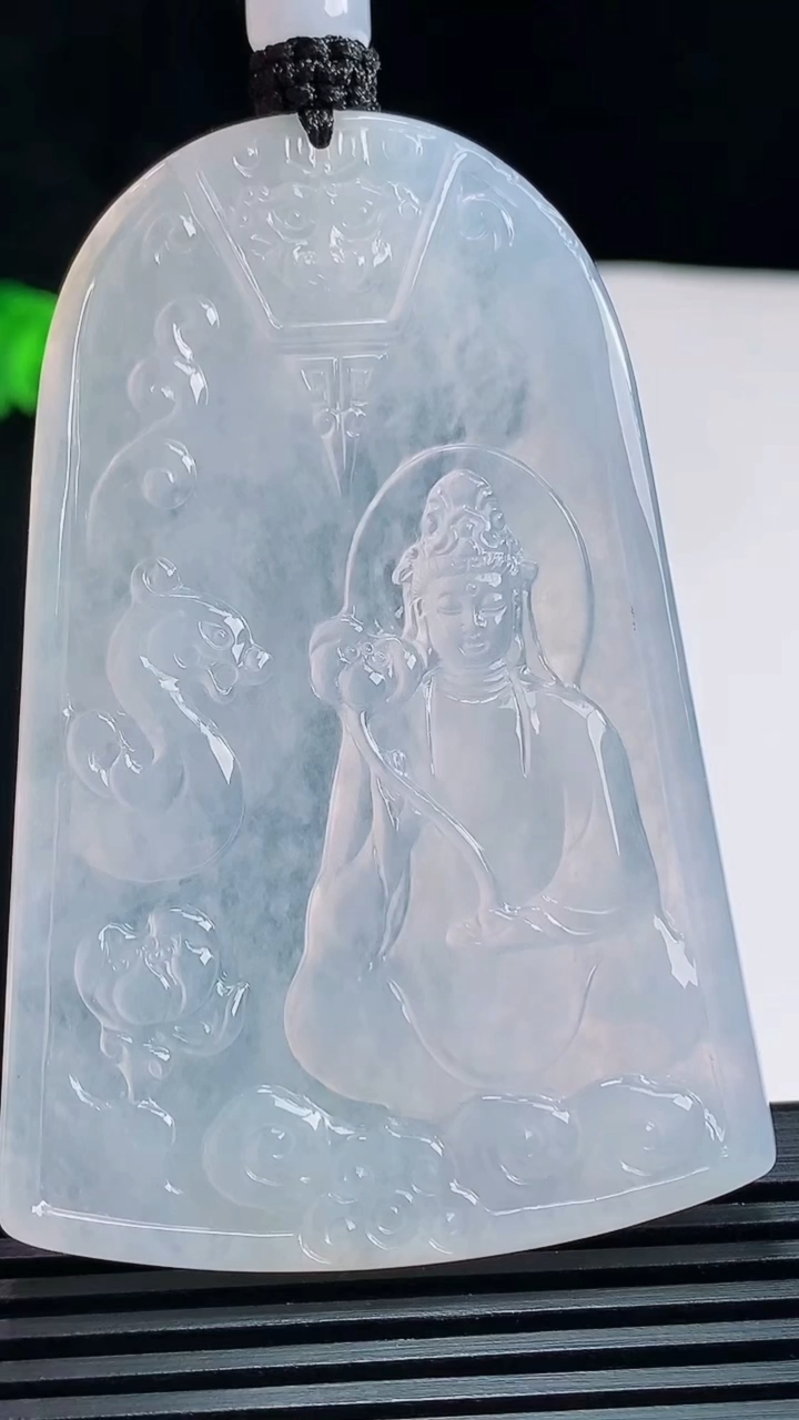 天然A货翡翠种紫罗兰大势至菩萨吊坠，尺寸66.2-44.5-5 重量:38.94g
7月23日