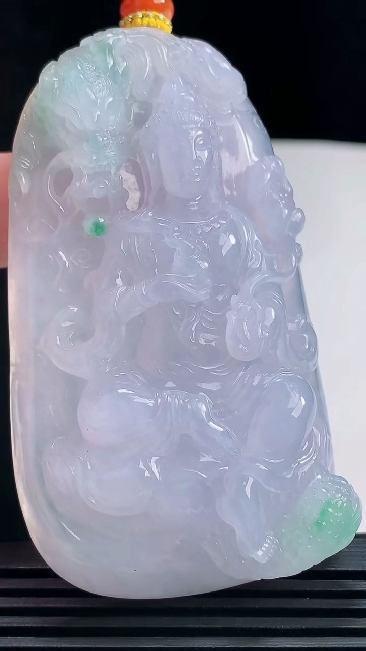 天然A货翡翠种春带彩 紫罗兰祥龙大势至菩萨吊坠，尺寸70.6-41-12.5 重量:63.85g
7月23日