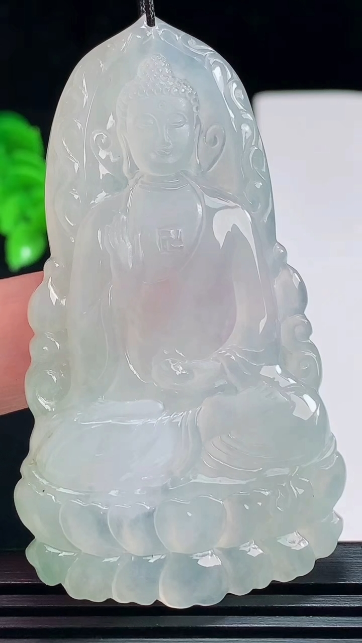 天然A货翡翠阿弥陀佛吊坠，尺寸65-36.2-5.2 重量:24.43g
7月23日