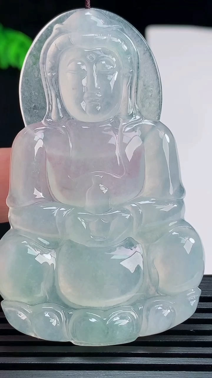 天然A货翡翠正装观音吊坠，尺寸66-41-5.5 重量:24.61g
7月23日
