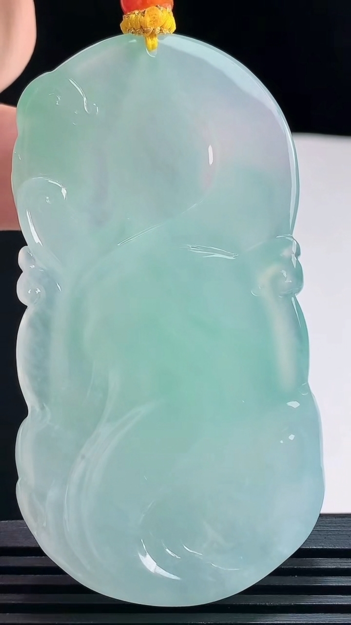 天然A货翡翠祥龙大势至菩萨吊坠，尺寸70-39-9.6 重量:56.40g
7月23日