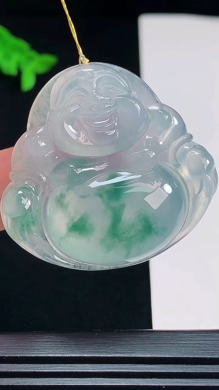 天然A货翡翠种飘花佛公吊坠，尺寸39-41.6-8 重量:18.80g
7月23日