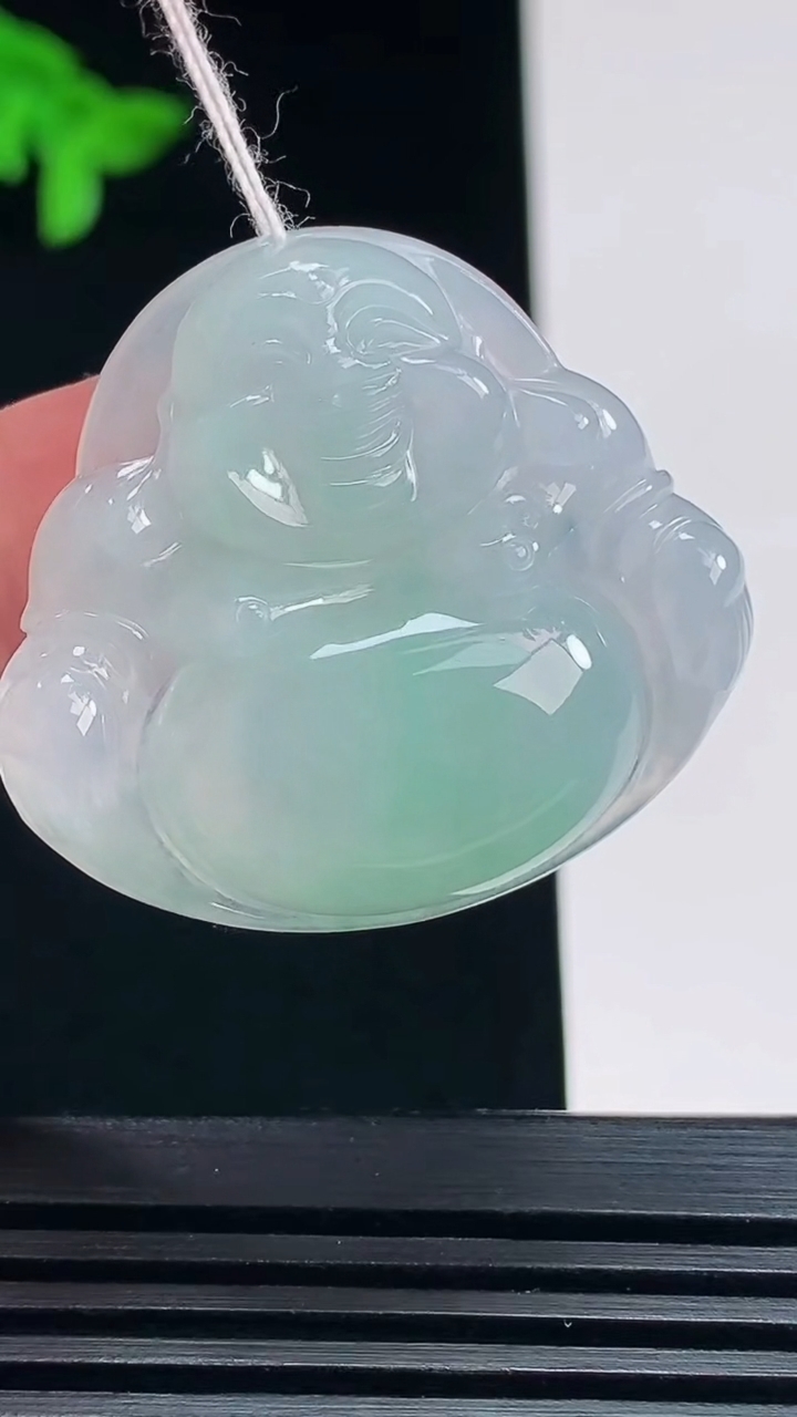 天然A货翡翠佛公吊坠，尺寸31-34-6.8 重量:11.15g
7月23日