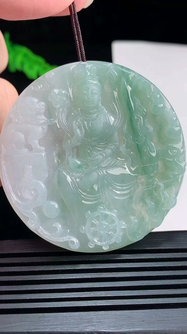 天然A货翡翠飘花文殊菩萨吊坠，尺寸53-4.8 重量:26.34g
7月23日