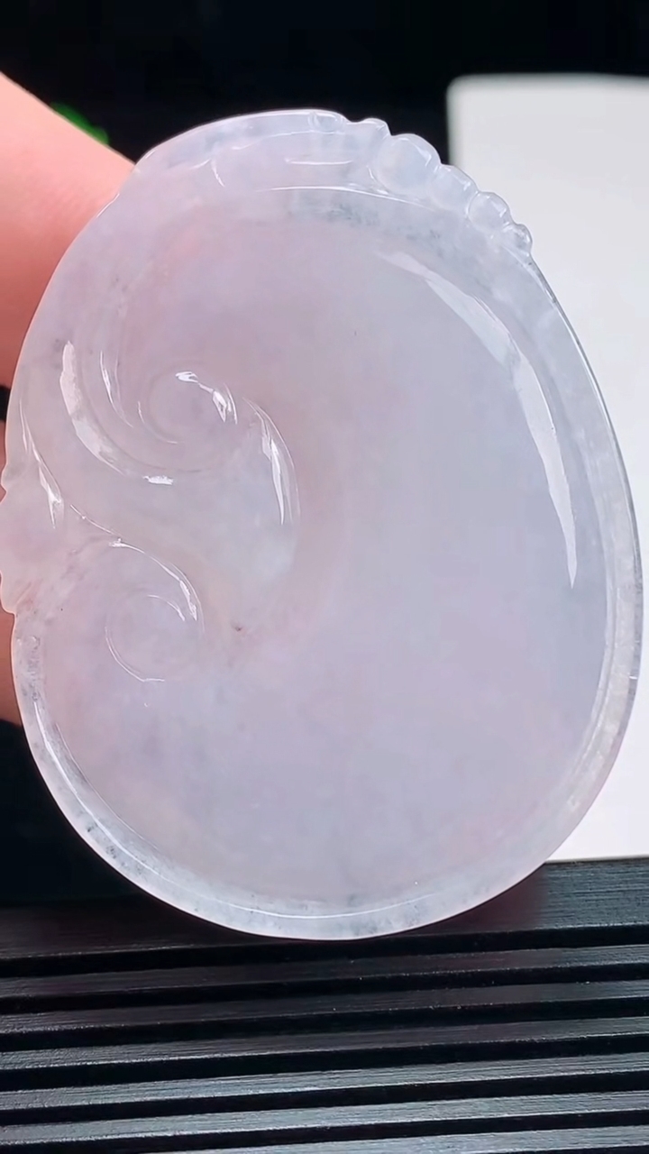 天然A货翡翠紫罗兰如意吊坠，尺寸52-40-5.8 重量:21.88g
7月23日