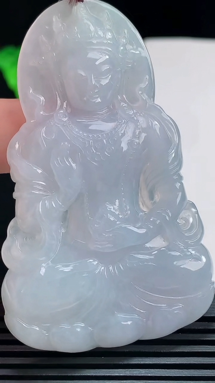 天然A货翡翠紫罗兰度母菩萨吊坠，尺寸69-43.2-6 重量:34.14g
7月23日