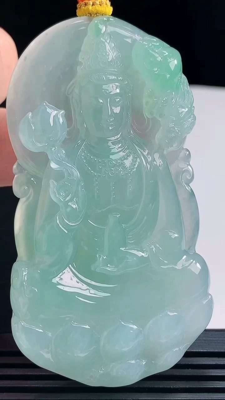 天然A货翡翠祥龙大势至菩萨吊坠，尺寸70-39-9.6 重量:56.40g
7月23日