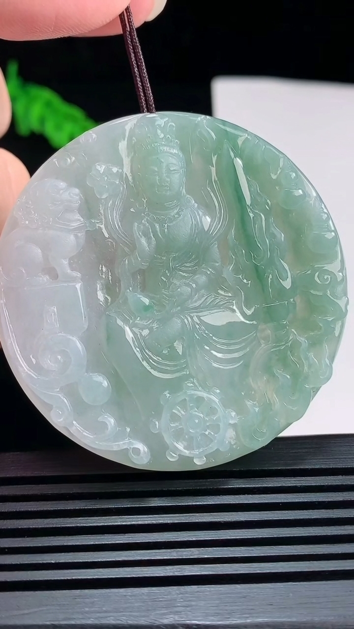 天然A货翡翠飘花文殊菩萨吊坠，尺寸53-4.8 重量:26.34g
7月23日