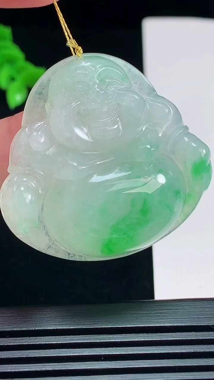 天然A货翡翠佛公吊坠，尺寸39.6-42.5-9.5 重量:24.37g
7月23日