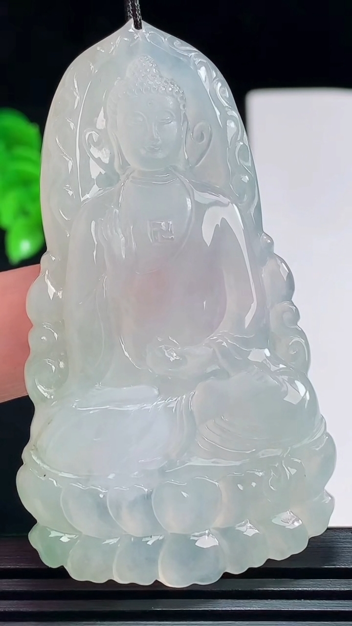 天然A货翡翠阿弥陀佛吊坠，尺寸65-36.2-5.2 重量:24.43g
7月23日