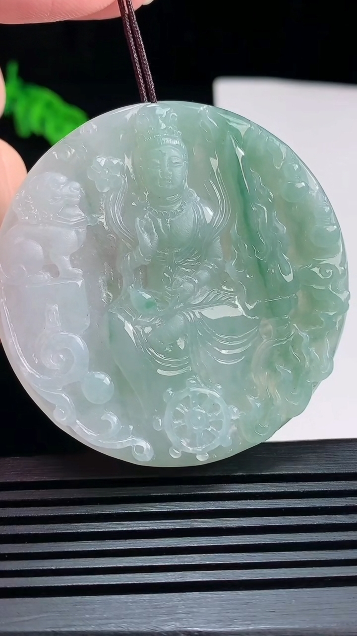 天然A货翡翠飘花文殊菩萨吊坠，尺寸53-4.8 重量:26.34g
7月23日