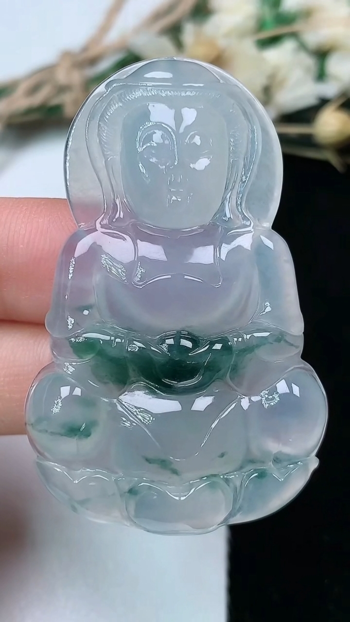 天然A货翡翠观音菩萨吊坠，尺寸48.2-30.5-5.6，重量:12.80g
7月24日