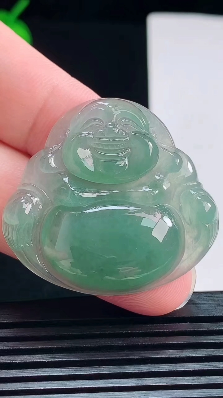 天然A货翡翠佛公吊坠，尺寸35-38-5.5 重量:11.56g
7月24日