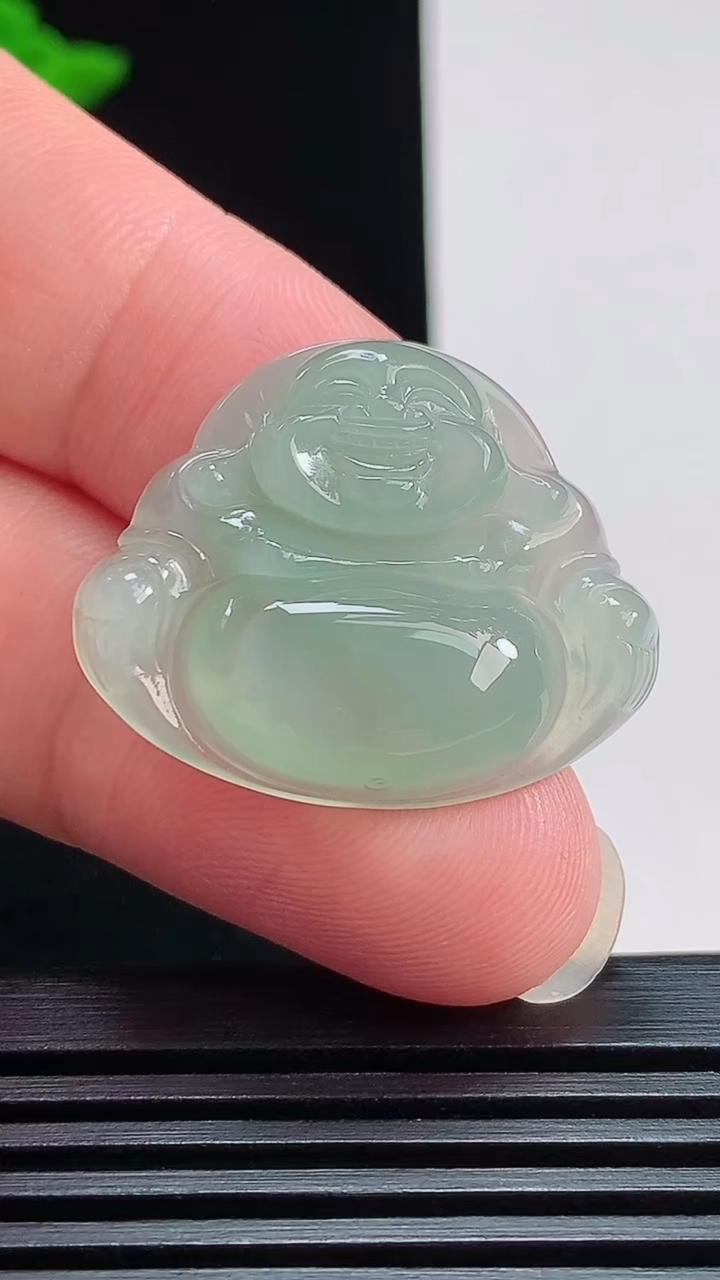 天然A货翡翠佛公吊坠，尺寸24-29-5.8 重量:6.07g
7月25日