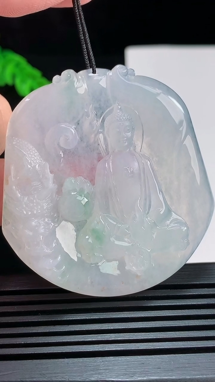 天然A货翡翠祥龙 大日如来佛吊坠，尺寸53-50-5.8 重量:30.37g
7月25日
