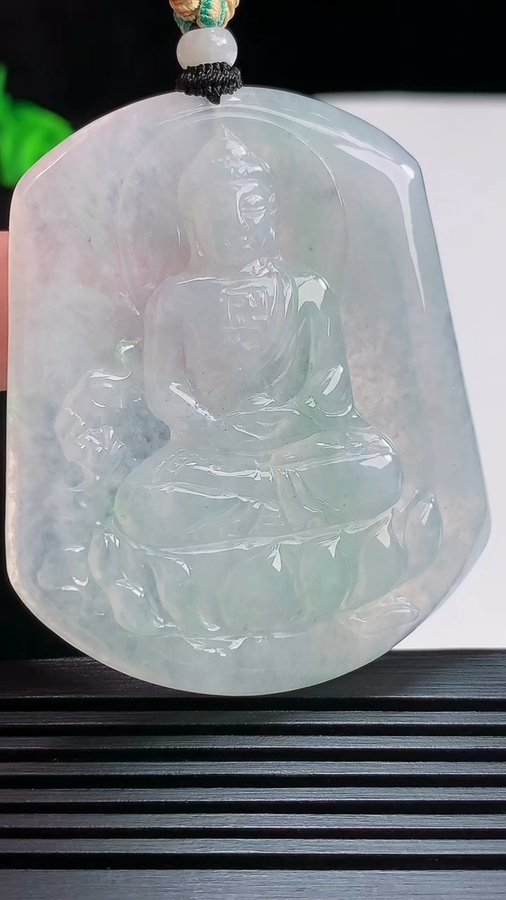 天然A货翡翠大日如来佛吊坠，尺寸57-46.5-5.6 重量:30.84g
7月25日