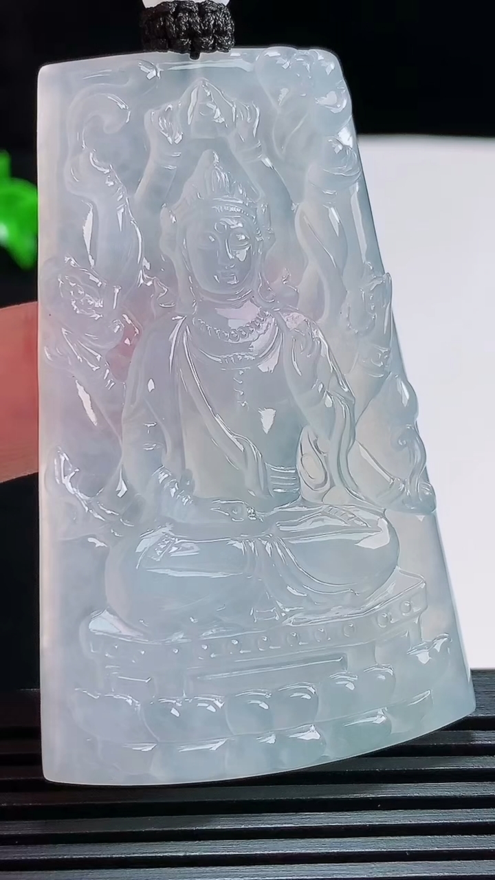 天然A货翡翠千手观音菩萨吊坠，尺寸62-37.5-5 重量:30.58g
7月25日
