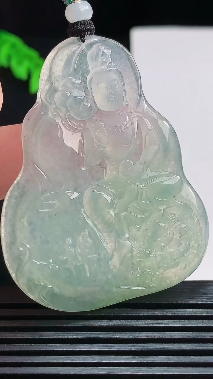 天然A货翡翠文殊菩萨吊坠，尺寸53.5-43-4.8 重量:23.04g
7月25日