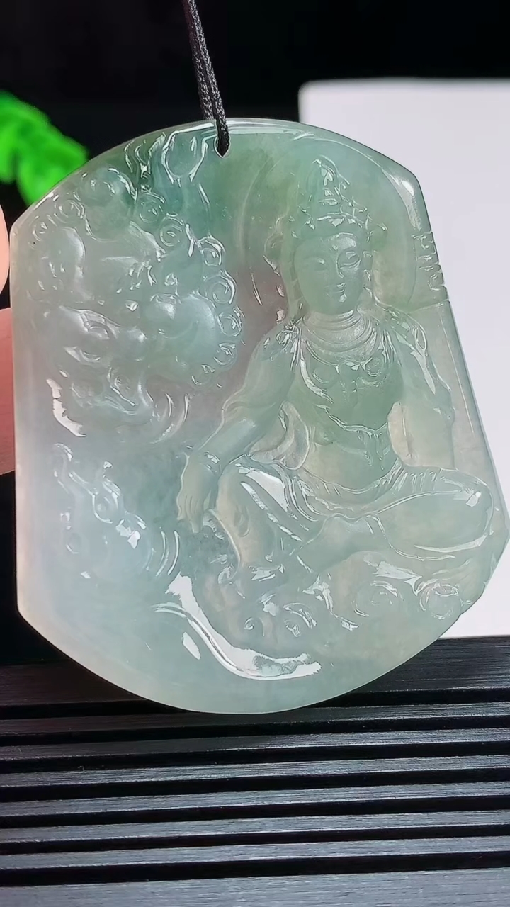 天然A货翡翠飘花文殊菩萨吊坠，尺寸53-45.6-5 重量:26.43g
7月25日