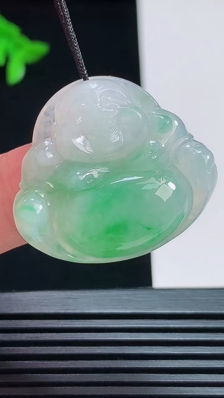 天然A货翡翠佛公吊坠，尺寸27.6-31-6.2 重量:8.51g
7月25日
