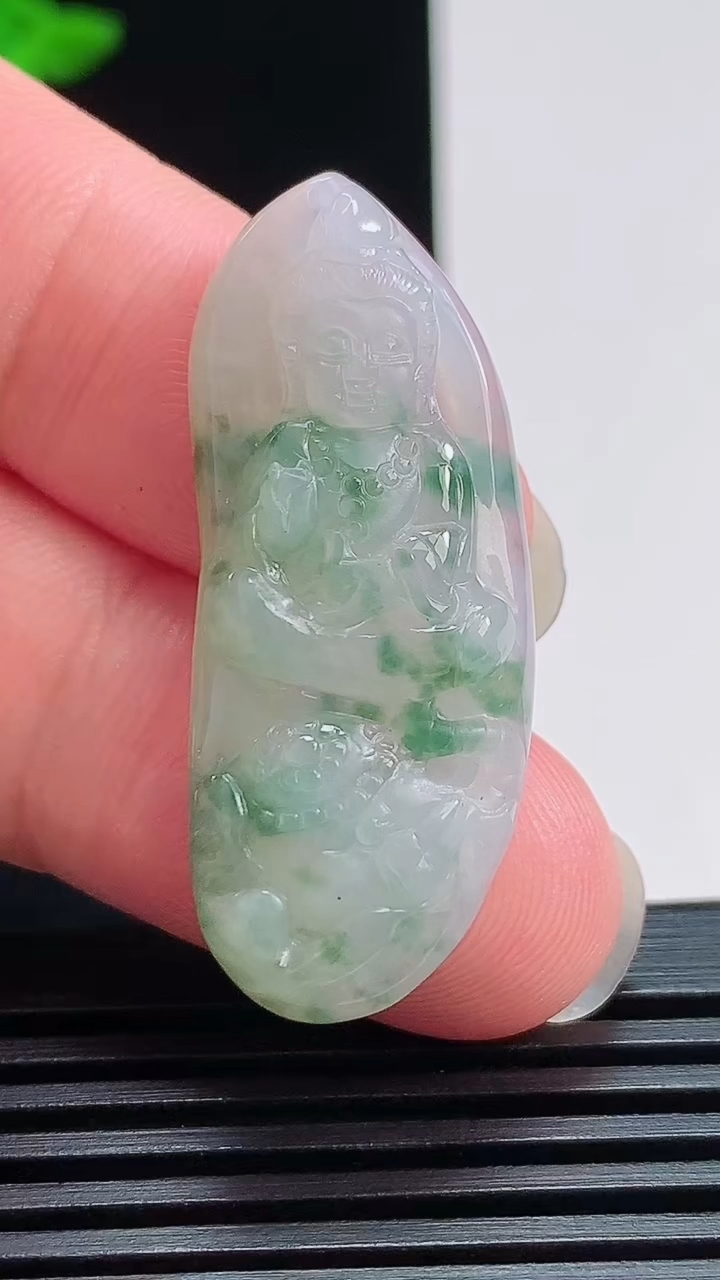 天然A货翡翠飘花普贤菩萨吊坠，尺寸38-15.5-5.8 重量:6.33g
7月25日
