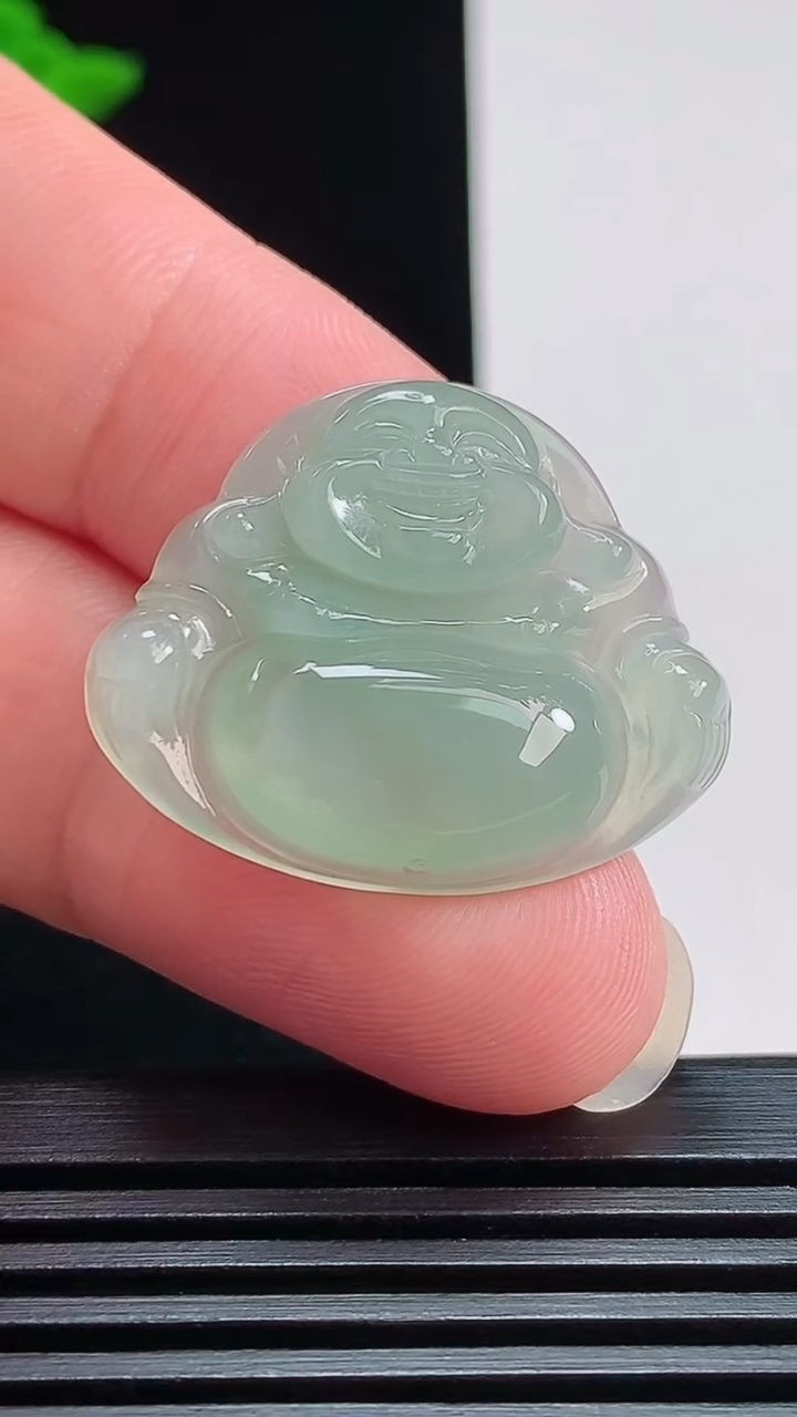 天然A货翡翠佛公吊坠，尺寸24-29-5.8 重量:6.07g
7月25日