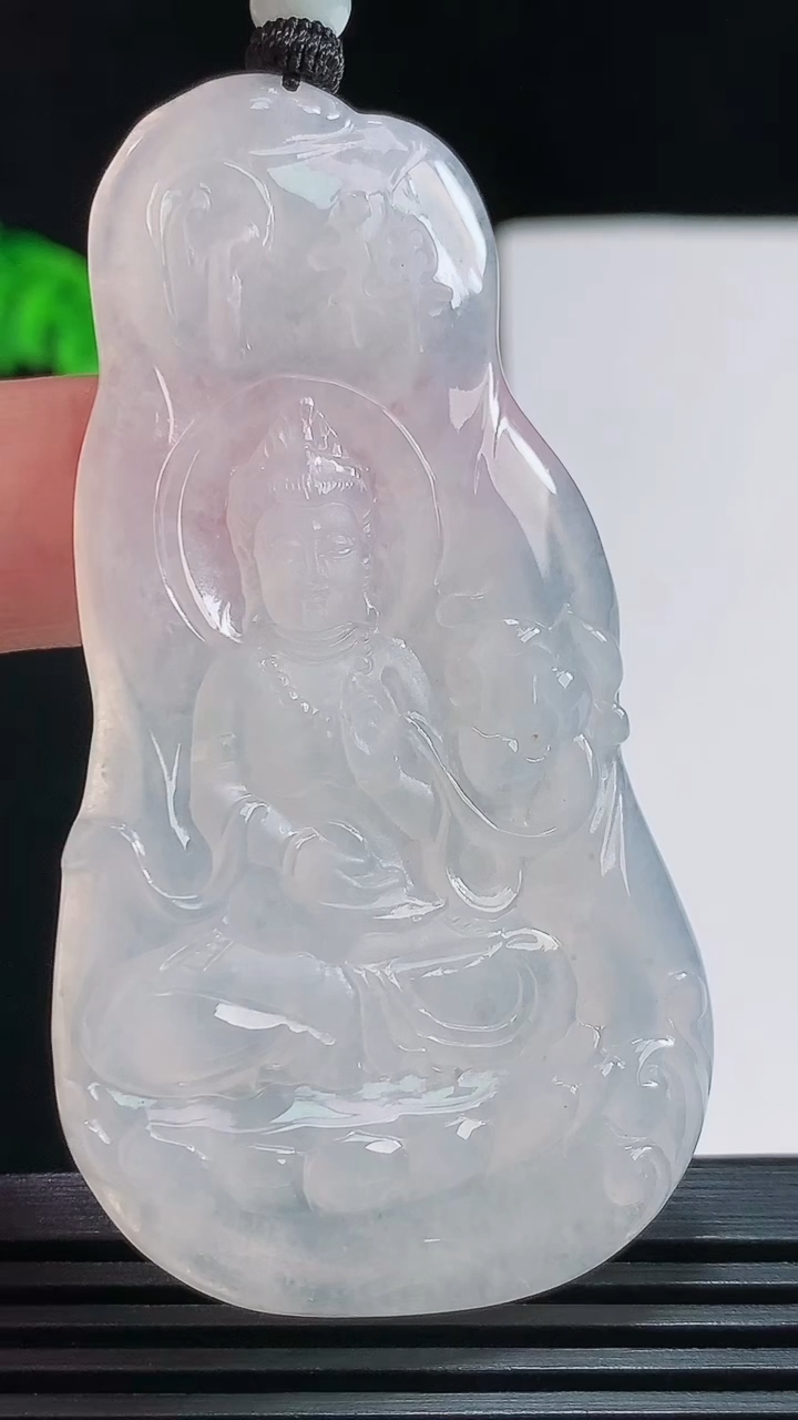 天然A货翡翠大势至菩萨吊坠，尺寸66-36-5.8 重量:27.71g
7月25日
