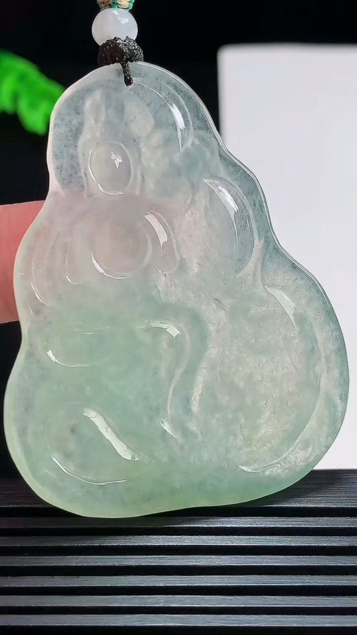 天然A货翡翠文殊菩萨吊坠，尺寸53.5-43-4.8 重量:23.04g
7月25日