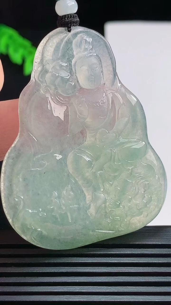 天然A货翡翠文殊菩萨吊坠，尺寸53.5-43-4.8 重量:23.04g
7月25日