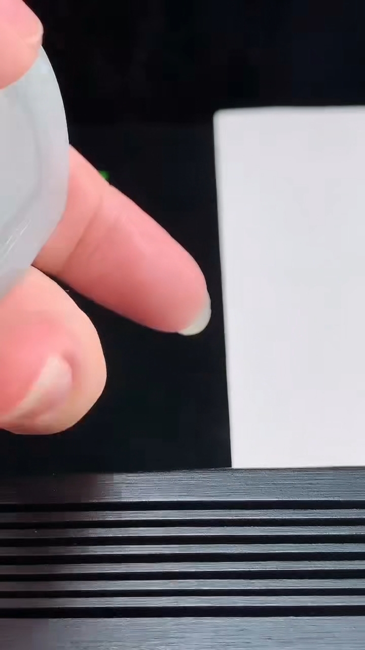 天然A货翡翠龙牌吊坠，尺寸54-48-5.6 重量:30.51g
7月25日